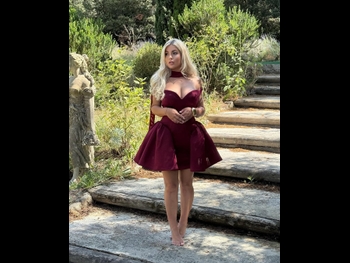  alt="Carla Moreau"