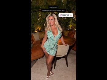  alt="Carla Moreau"