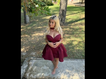  alt="Carla Moreau"