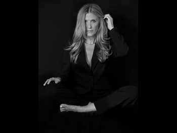  alt="Andrea Bendewald"