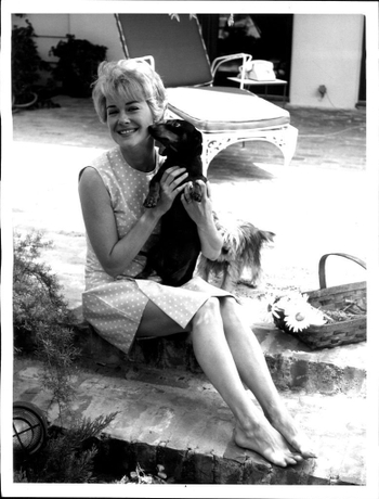 Hope Lange