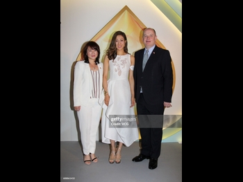 alt="Linda Chung"