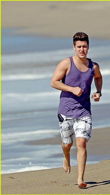 Logan Henderson