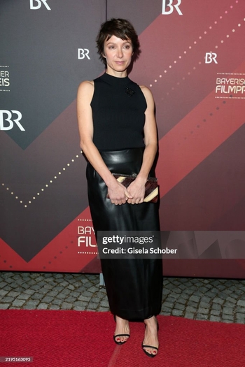 Julia Koschitz