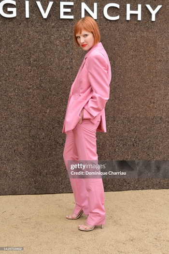 Hari Nef
