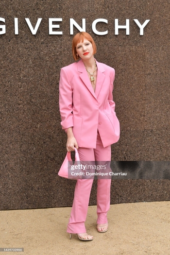 Hari Nef