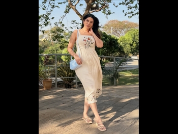  alt="Elakshi Gupta"