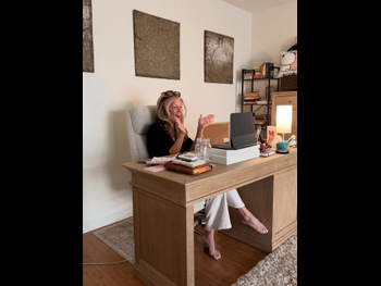  alt="Laura Wright"