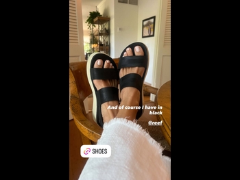  alt="Laura Wright"