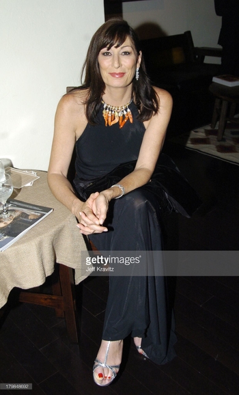 Anjelica Huston