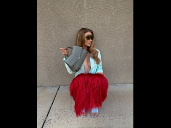  alt="Elodie Russell"