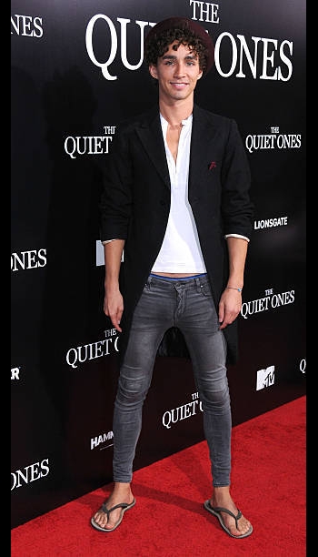 Robert Sheehan