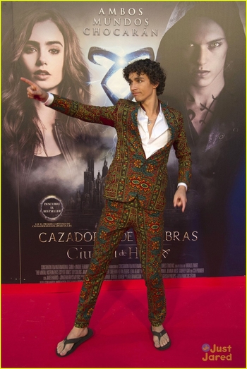 Robert Sheehan