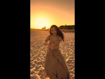  alt="Luna Melis"