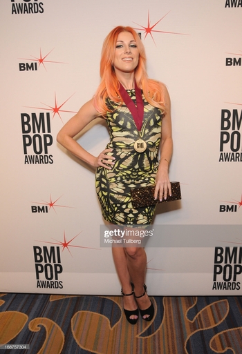 Bonnie McKee (I)