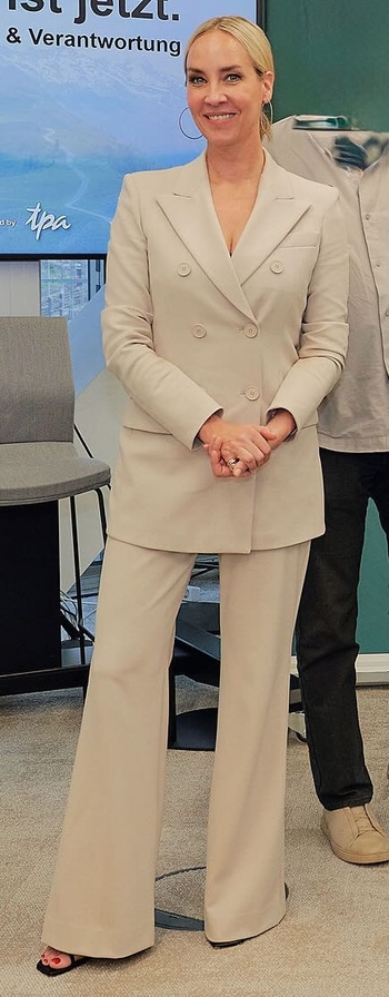 Nadja Bernhard