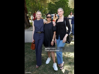  alt="Erin Foster"