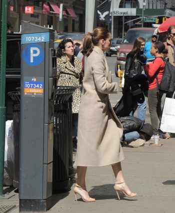 Amanda Peet (I)