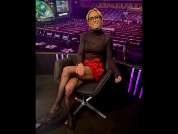  alt="Anna Woolhouse"