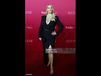  alt="Elizabeth Berkley"