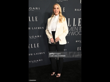  alt="Elizabeth Berkley"