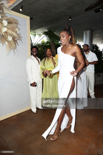 KiKi Layne