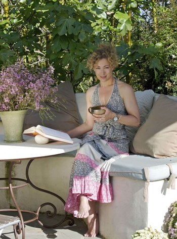 Alex Kingston (I)