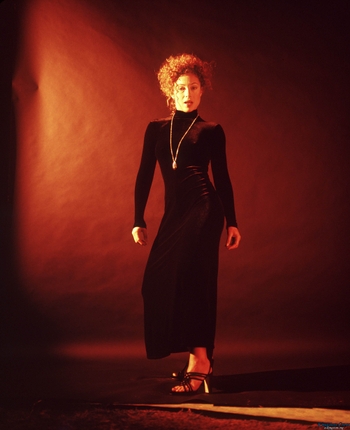 Alex Kingston (I)