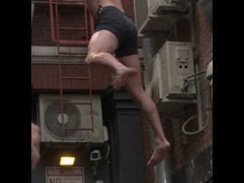  alt="Tom Holland"