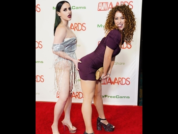  alt="Corinne Fisher"