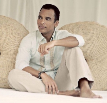 Jon Secada