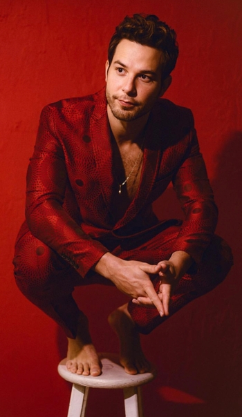 Skylar Astin