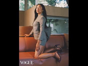  alt="Greta Lee"