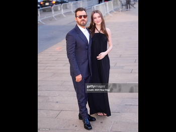  alt="Nicole Brydon Bloom"