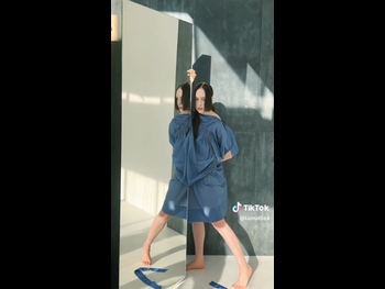  alt="Allie X"