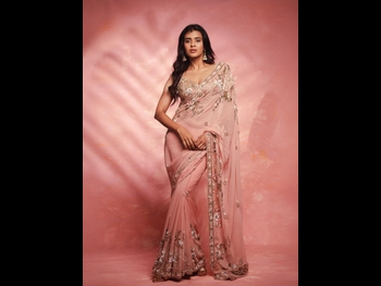  alt="Hebah Patel"