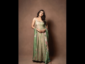  alt="Hebah Patel"