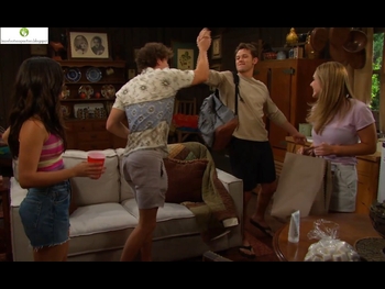  alt="Leo Howard"