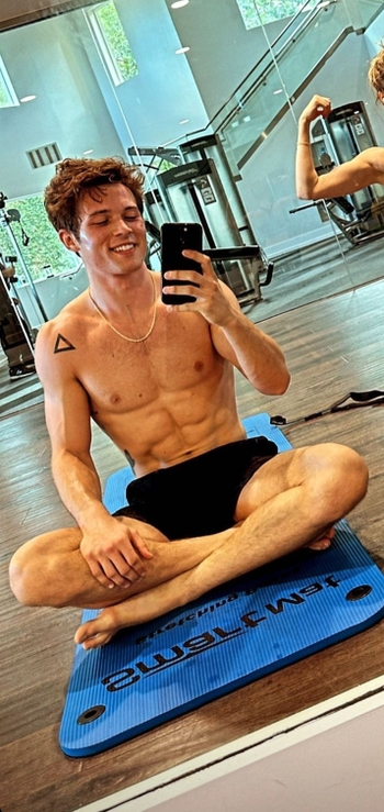 Leo Howard