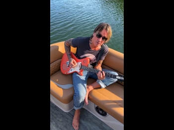  alt="Keith Urban"