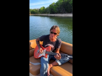  alt="Keith Urban"