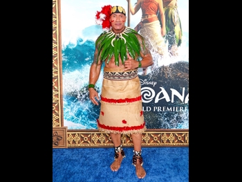  alt="Dwayne Johnson"