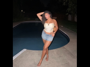 alt="Hayley Foster"