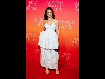  alt="Katie Holmes"