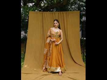  alt="Malavika Mohanan"