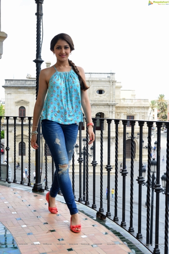 Sayyeshaa Saigal