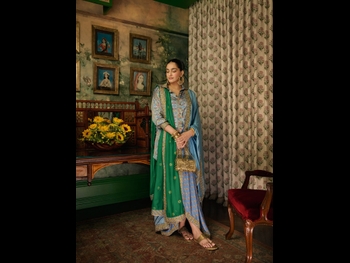  alt="Sonam Kapoor"