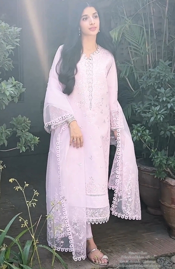 Mawra Hocane