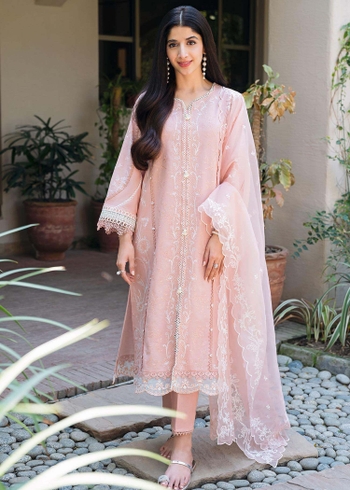 Mawra Hocane