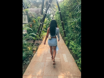  alt="Ashna Zaveri"